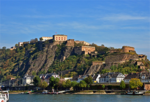 Festung Ehrenbreitstein vista da Koblenz, roccaforte più grande d'Europa